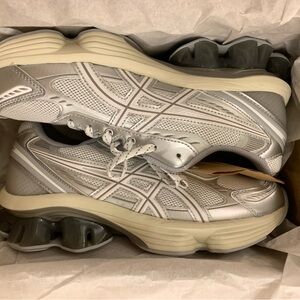 Asics Gel-Kinetic Fluent Women Size 7.5 NWT!